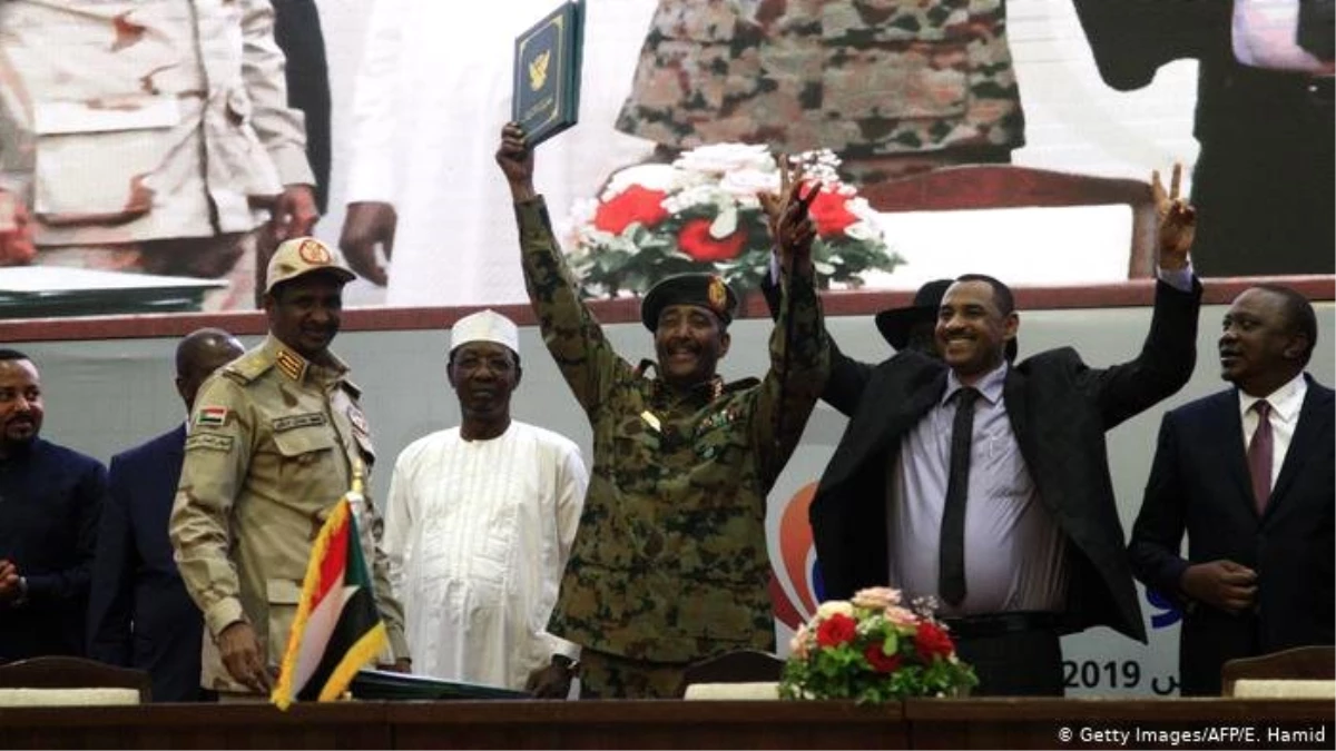 Sudan\'da geçiş hükümeti için anlaşma imzalandı