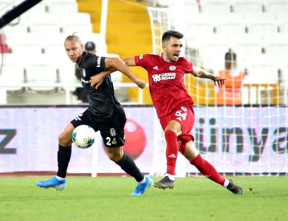 Süper Lig: Sivasspor: 3 - Beşiktaş: 0 (Maç sonucu)