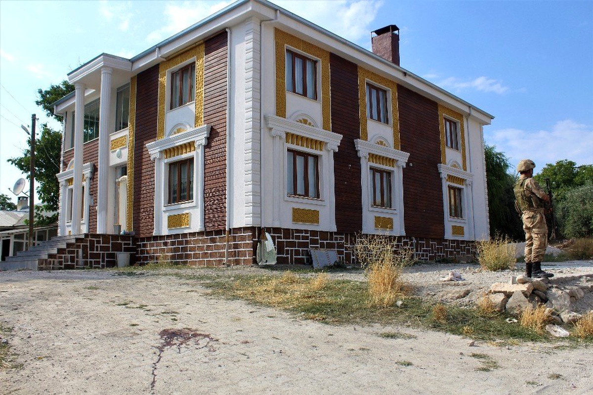 Tarla sulama kavgası kanlı bitti: 1 ölü, 8 yaralı