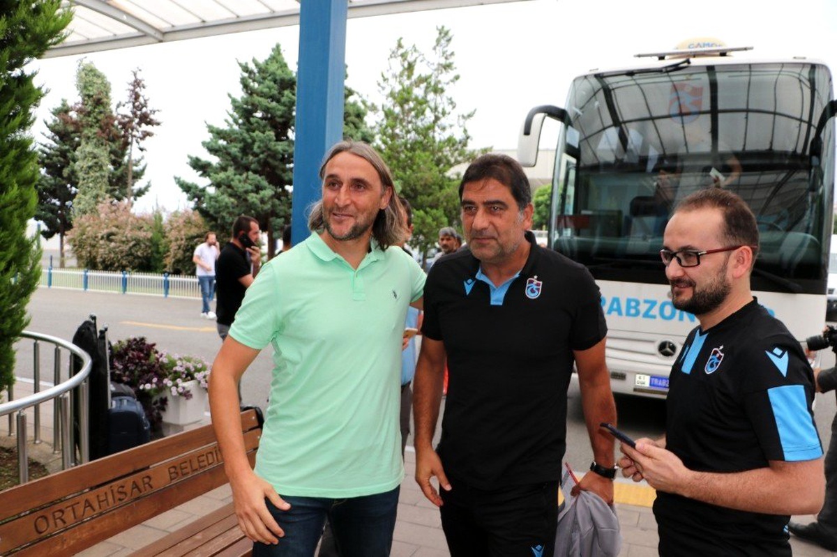 Trabzonspor, yeni sezonun ilk maçı için İstanbul\'a gitti