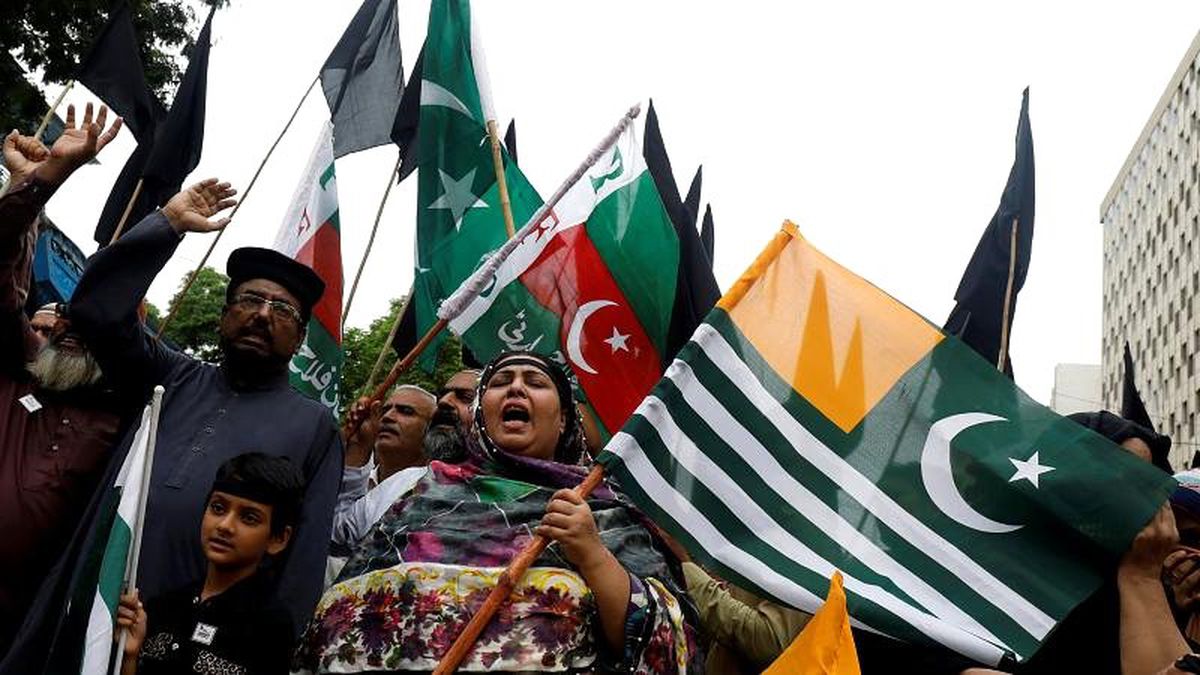 ABD ve Çin\'den Keşmir uyarısı: Hindistan yasakları kaldırıyor