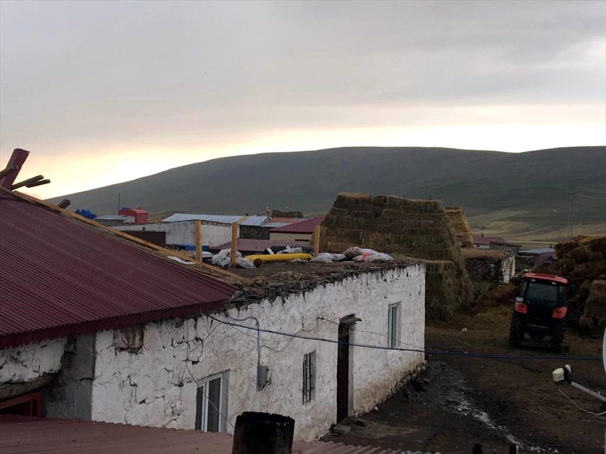 Ardahan\'da şiddetli rüzgar