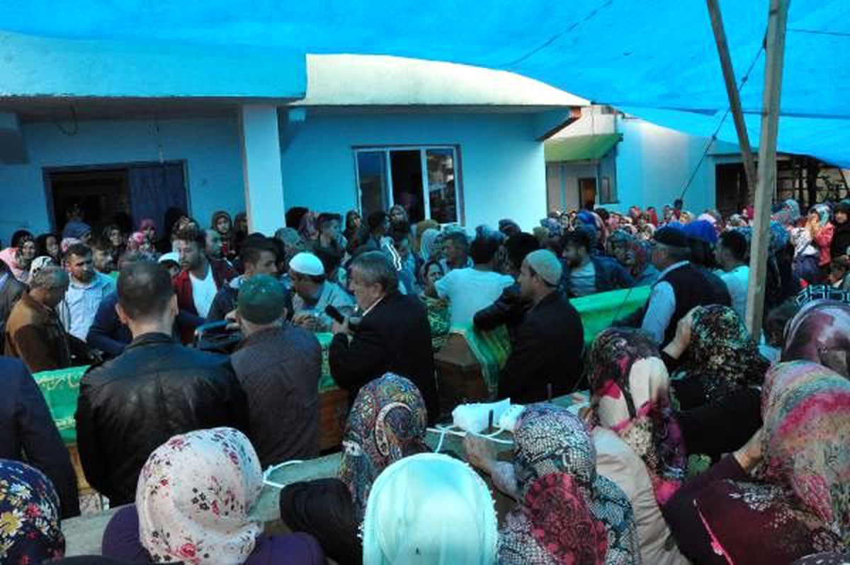 Bartın\'da baraja uçan otomobilde ölen 4 kişi toprağa verildi