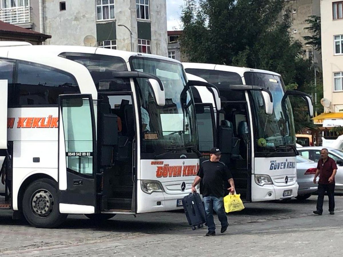 Binlerce gurbetçi dönüş yolunda