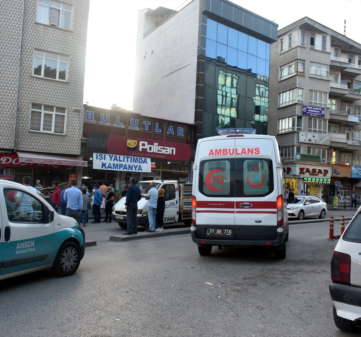 Boşandığı eşi tarafından bıçaklanan kadın öldü