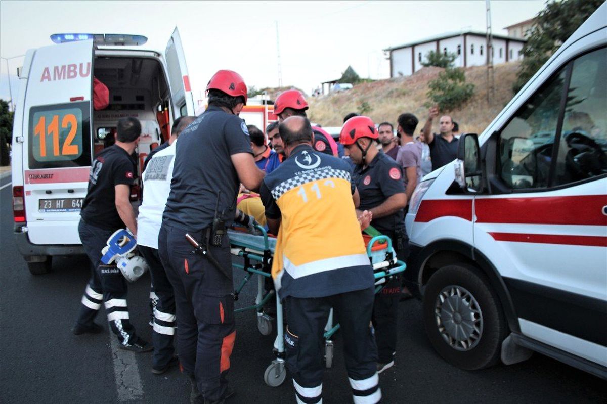 Elazığ\'da trafik kazası: 8 yaralı