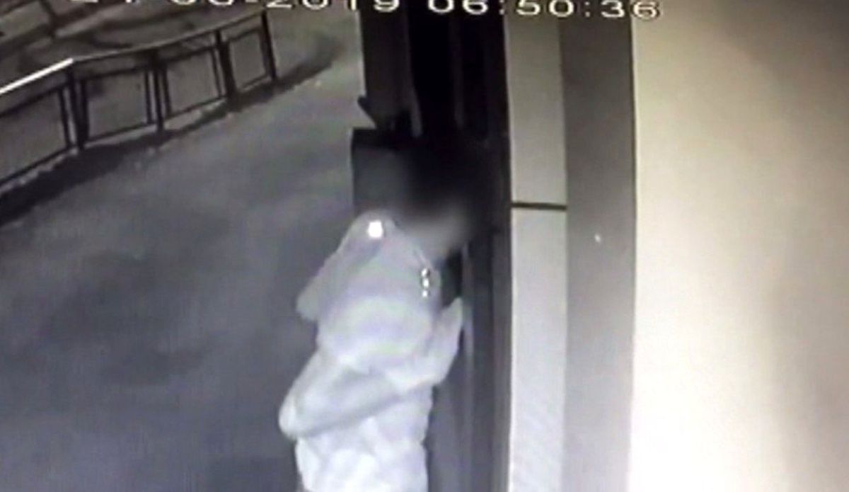 Esenler ve Eyüpsultan\'da evlere dadanan hırsızlar önce kameraya sonra polise yakalandı