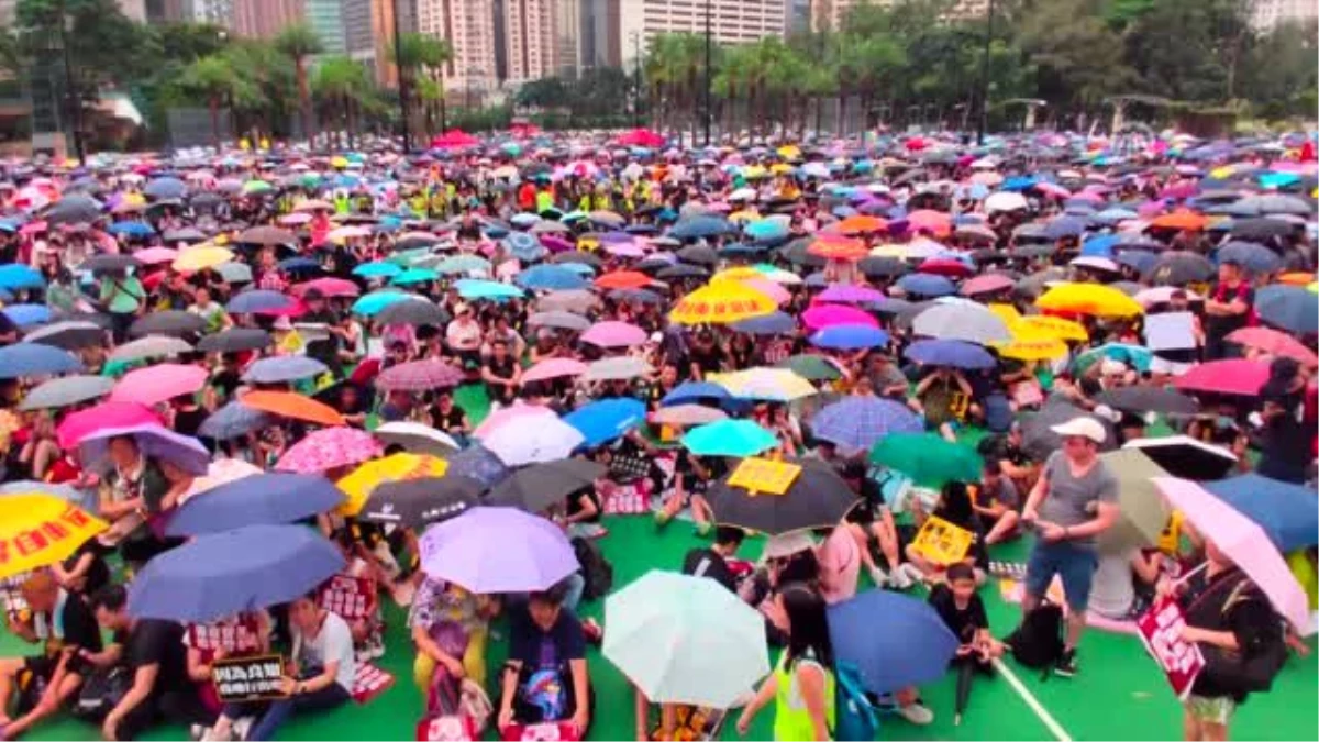 Hong Kong\'daki gösteriler devam ediyor - HONG