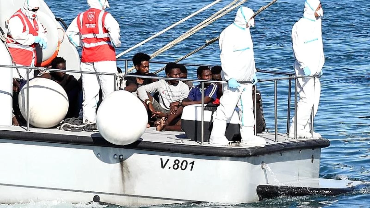 İtalya: 17 gündür kıyıya yanaştırılmayan mülteci gemisi Open Arms\'taki 27 çocuğa izin çıktı