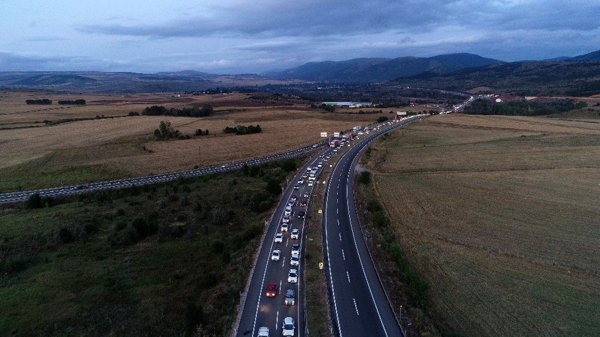 Karadeniz bağlantı yolunda trafik yoğunluğu devam ediyor