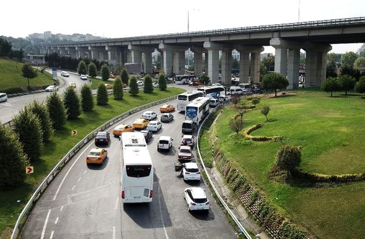 Otogarda dönüş yoğunluğu sürüyor