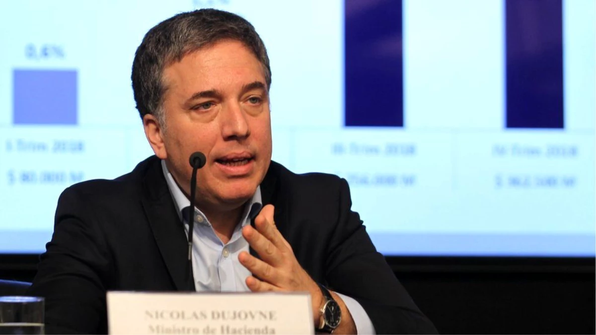Peso\'daki değer kaybının sürdüğü Arjantin\'de Ekonomi Bakanı Dujovne istifa etti