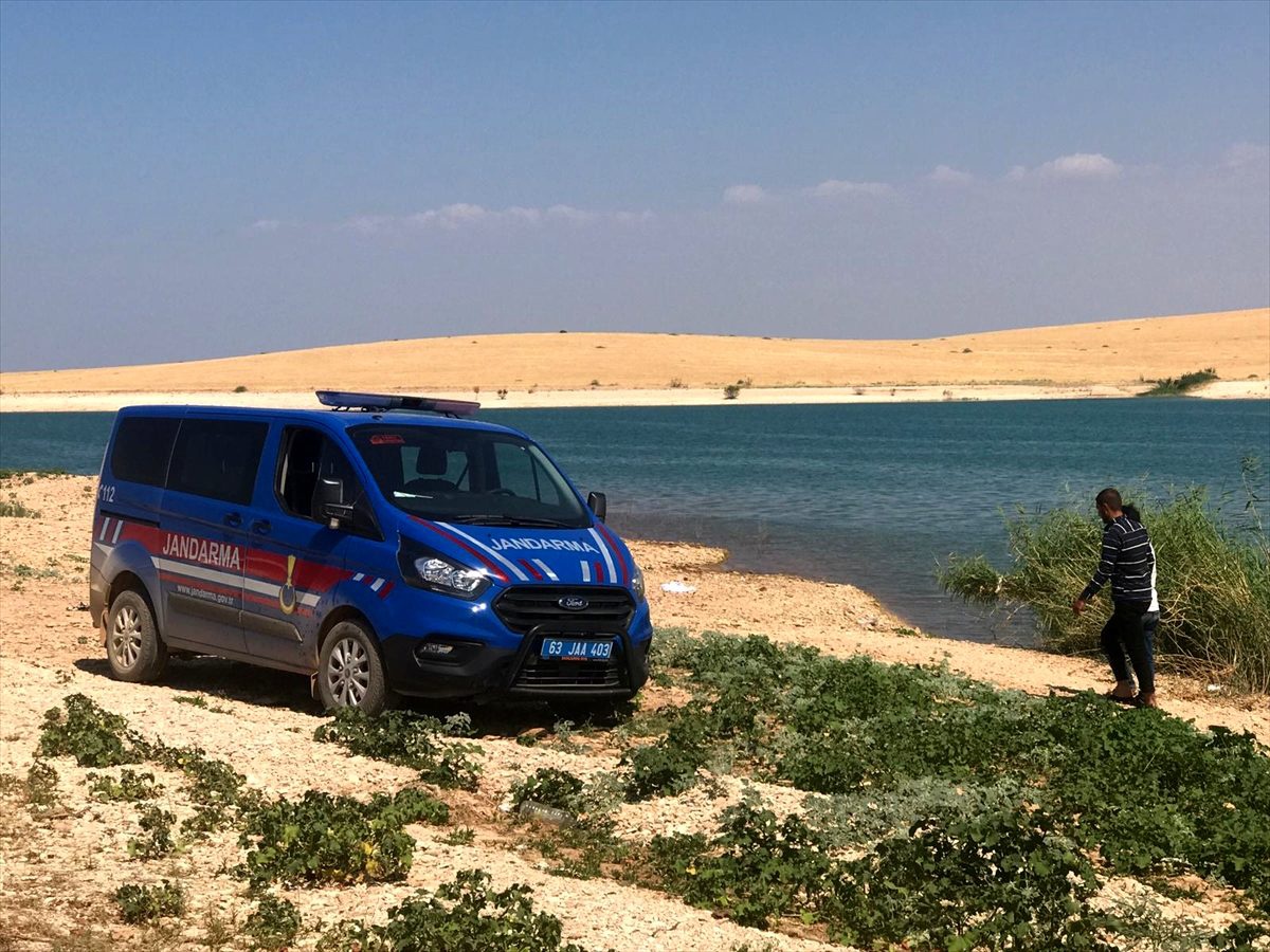 Şanlıurfa\'da baraj gölüne giren 2 kişi kayboldu