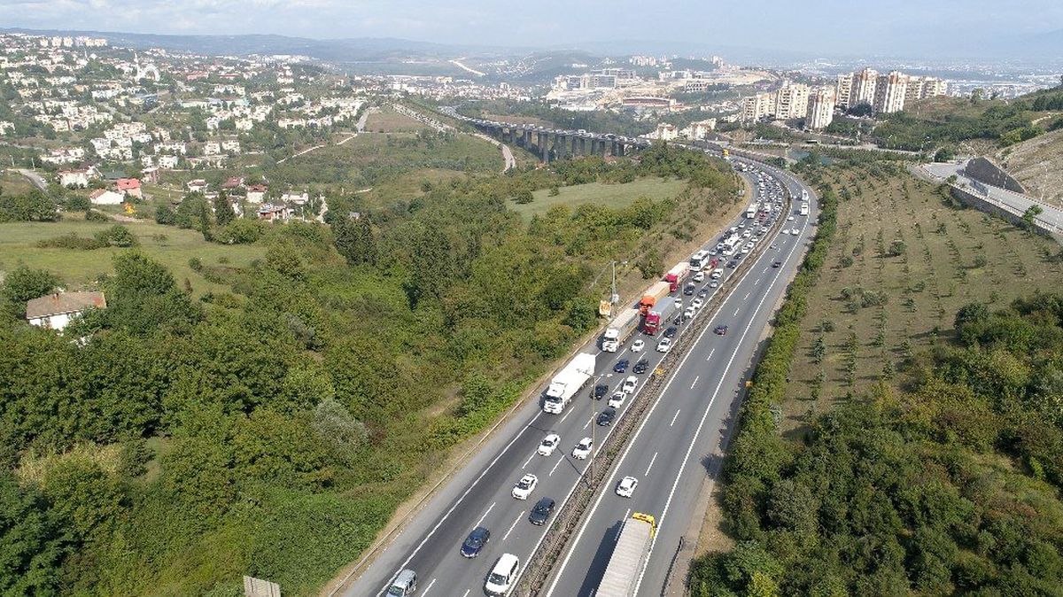 TEM\'de trafik durma noktasına geldi