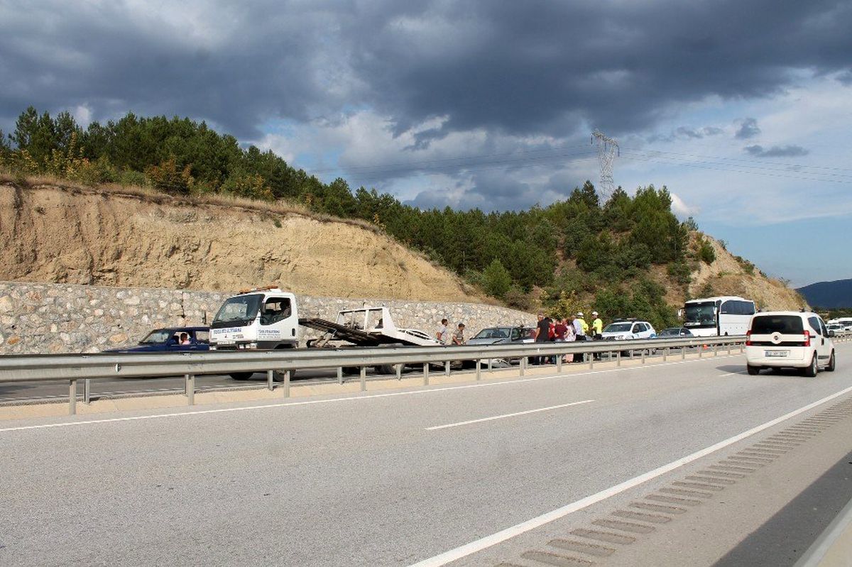 Tosya\'da maddi hasarlı trafik kazası