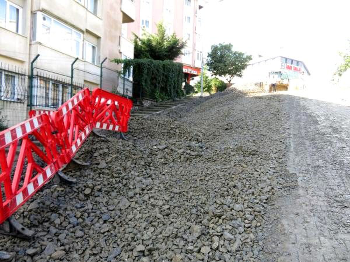 Üsküdar\'da çöken yolda çalışmalar başladı