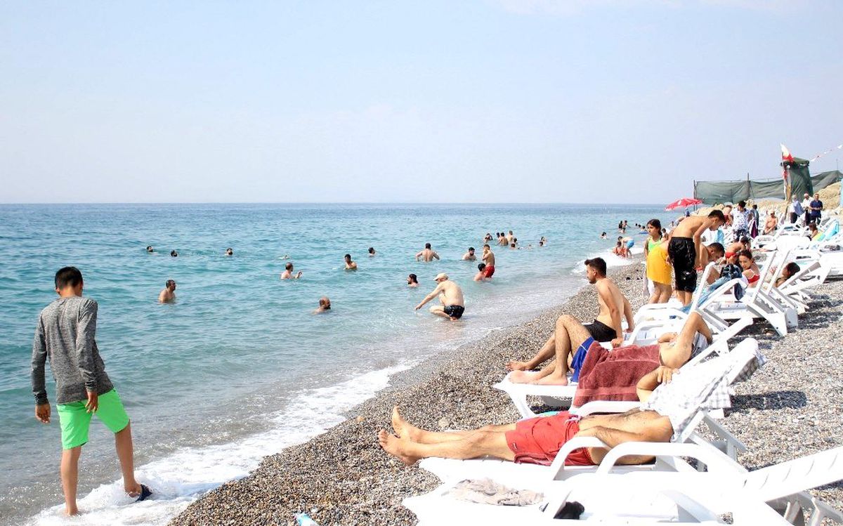 Van Gölü sahilleri Ege ve Akdeniz plajlarını aratmıyor