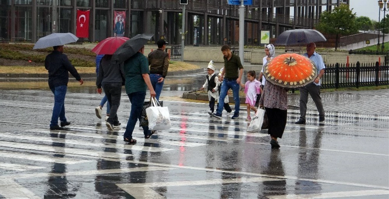 Yağmurlu hava hayatı olumsuz etkiledi