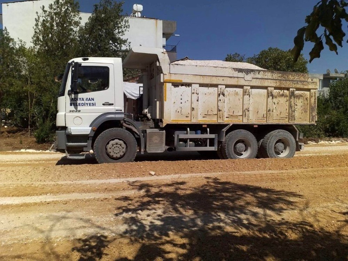 Yeni Mahalle\'de asfalt çalışması