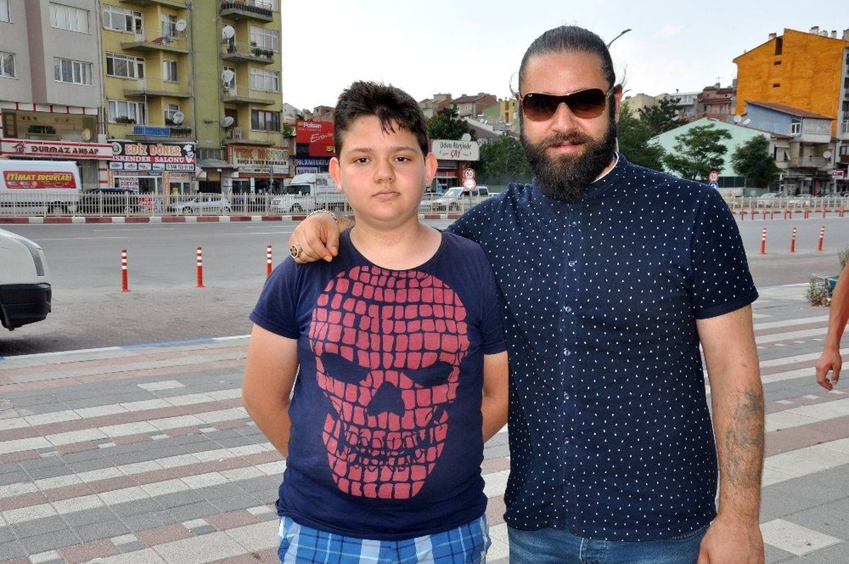 12 yaşındaki Pusat oyun merakını ticarete dönüştürdü