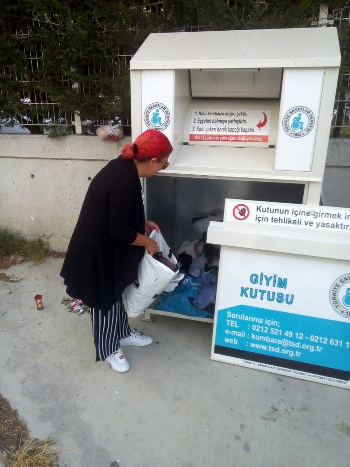 Alan elle veren el buluştu