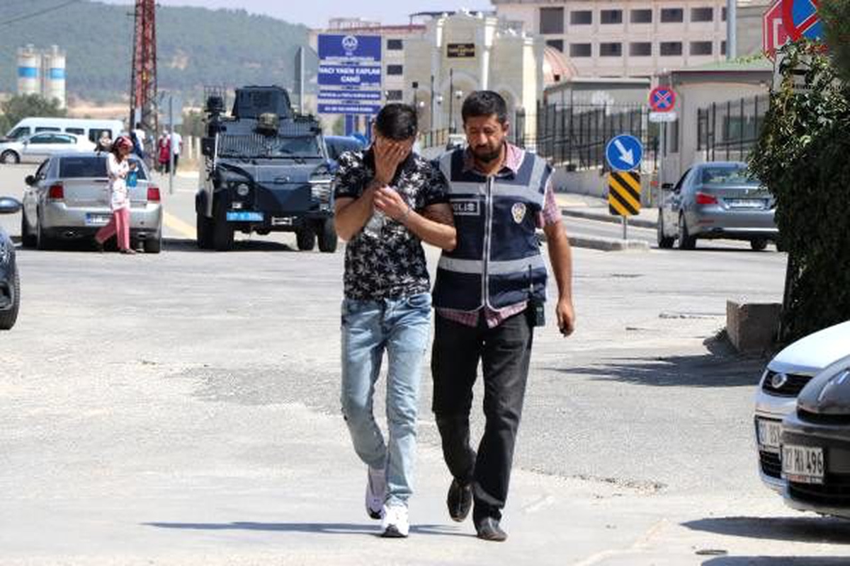 Annenin kızını görmesi için taşıdığı hafıza kartlarını çalan hırsız yakalandı
