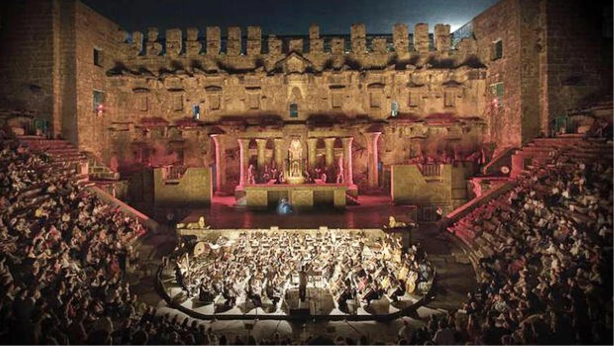 Aspendos\'ta festival günleri