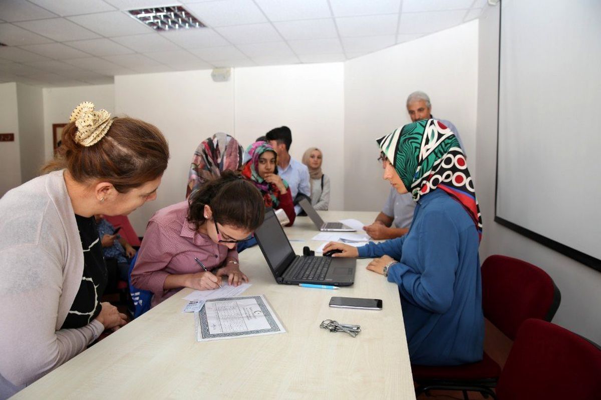 Bayburt Üniversitesi\'nde yeni dönem öğrenci kayıtları başladı
