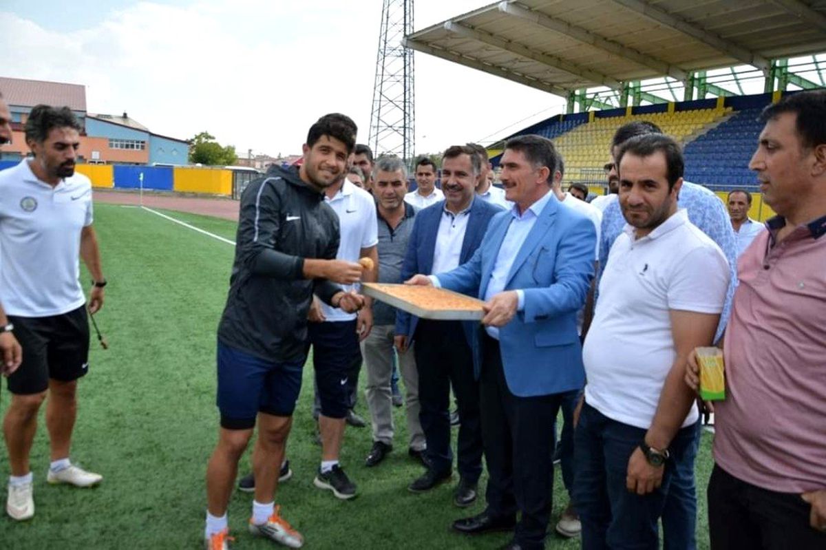 Çelebi\'den Ağrıspora moral ziyareti