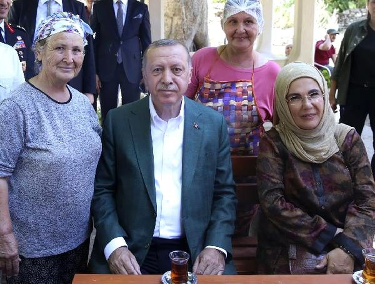 Cumhurbaşkanı Erdoğan, Stratonikeia Antik Kenti\'ni gezdi