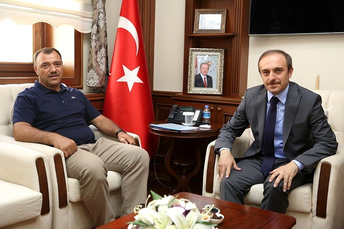 Elazığ Valisi Kaldırım, Vali Epcim\'i makamında ziyaret etti