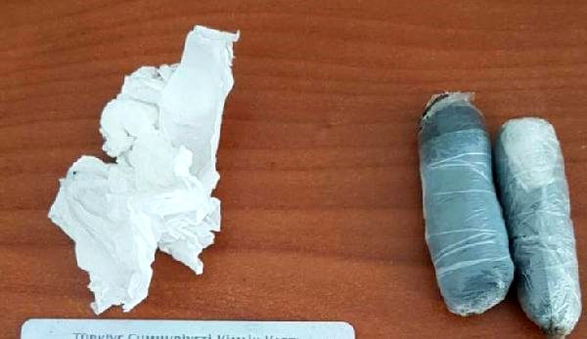 Eroini ıslak mendil paketine gizlemiş