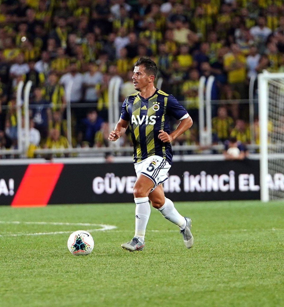 Fenerbahçe Emre ile güldü
