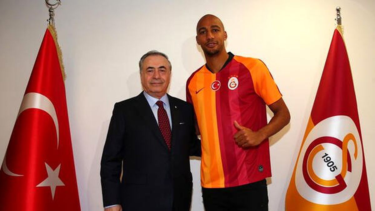 Galatasaray\'da Nzonzi sürprizi! Fatih Terim...