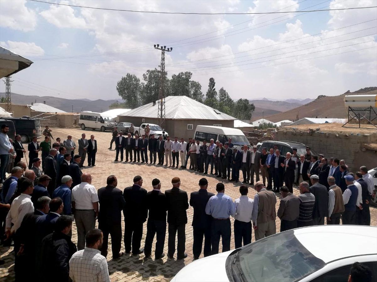 Gürpınar\'da husumetli aileler barıştırıldı