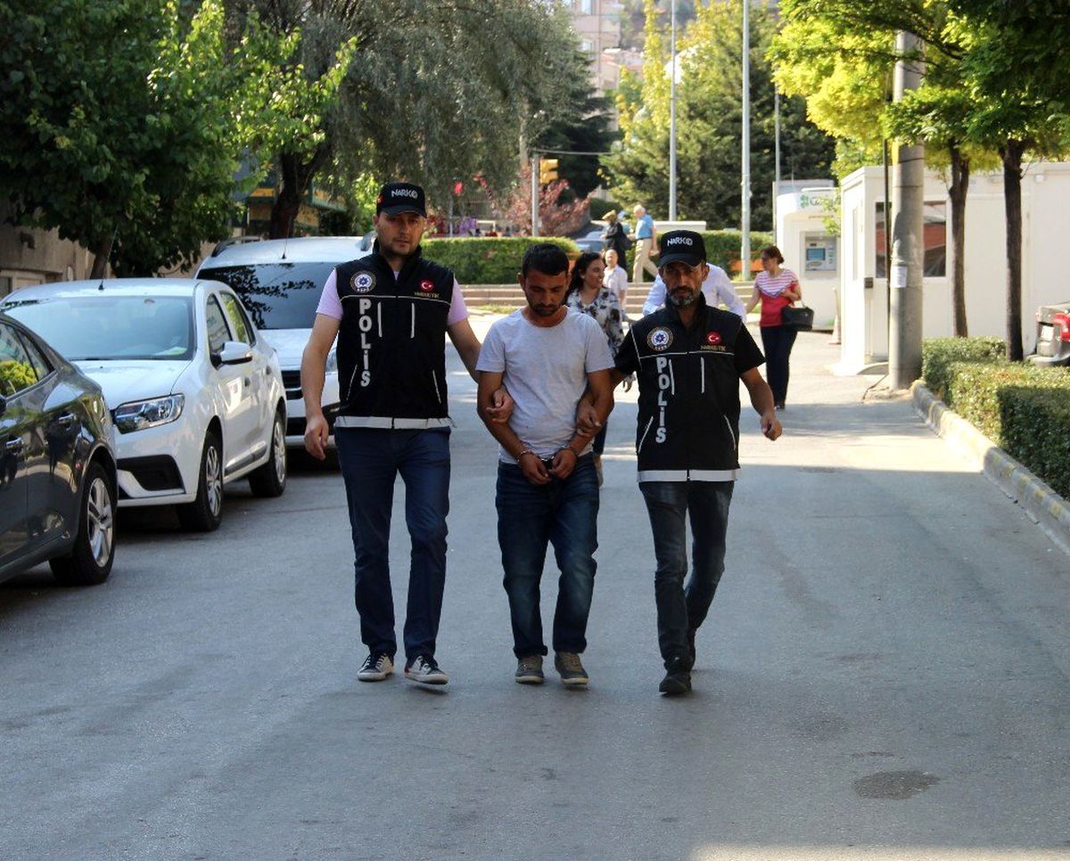İl dışından getirilen uyuşturucu satıcısının üzerinde ele geçirildi