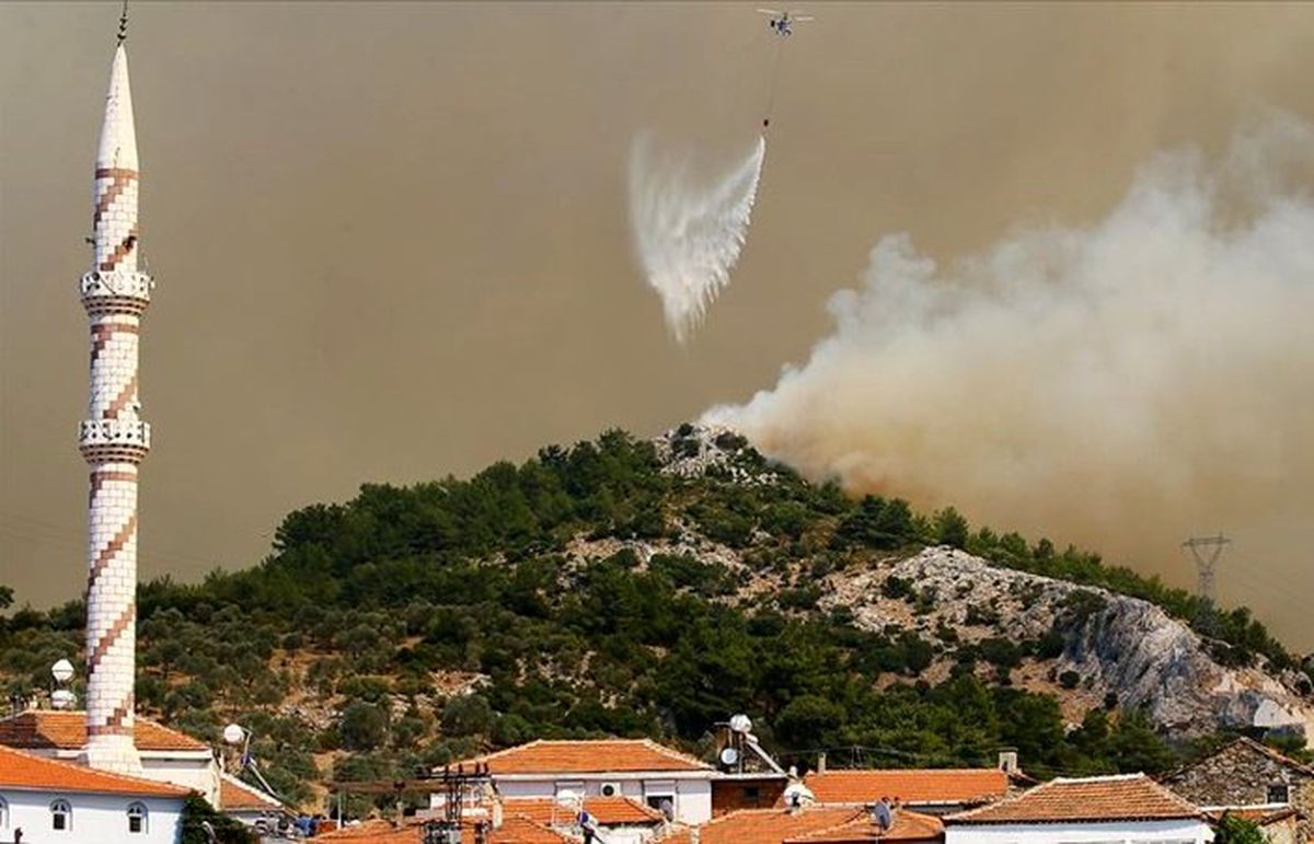 İzmir\'deki orman yangını iki ilçeye sıçradı