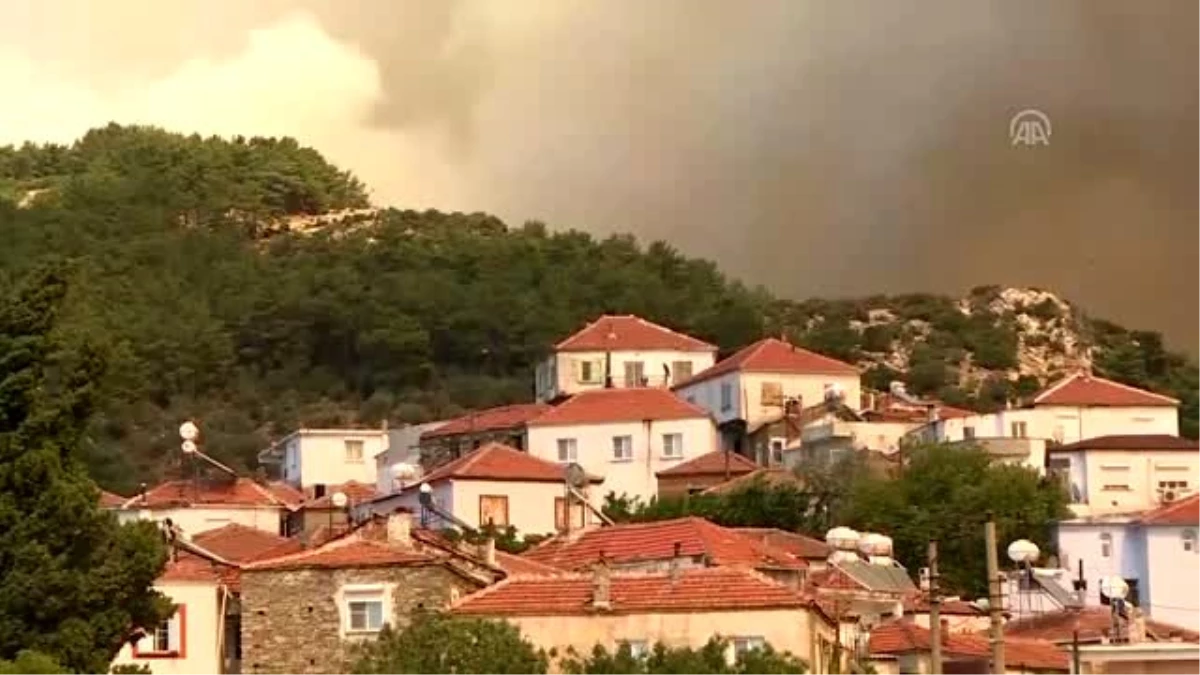 Karabağlar\'da başlayan orman yangını devam ediyor