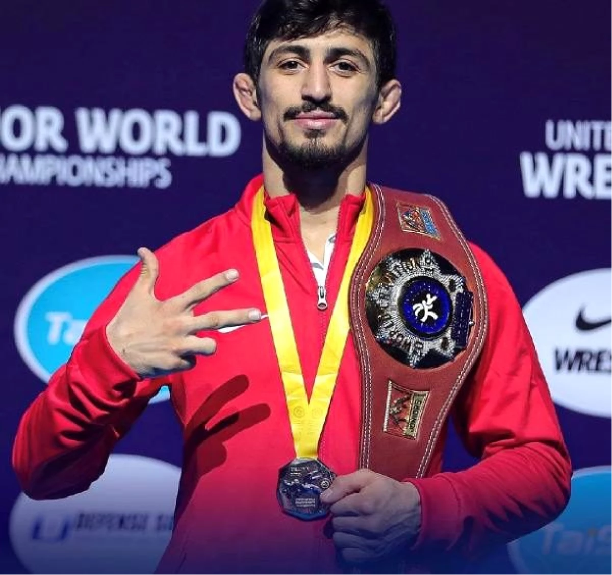 Milli güreşçi Kerem Kamal dünya şampiyonu