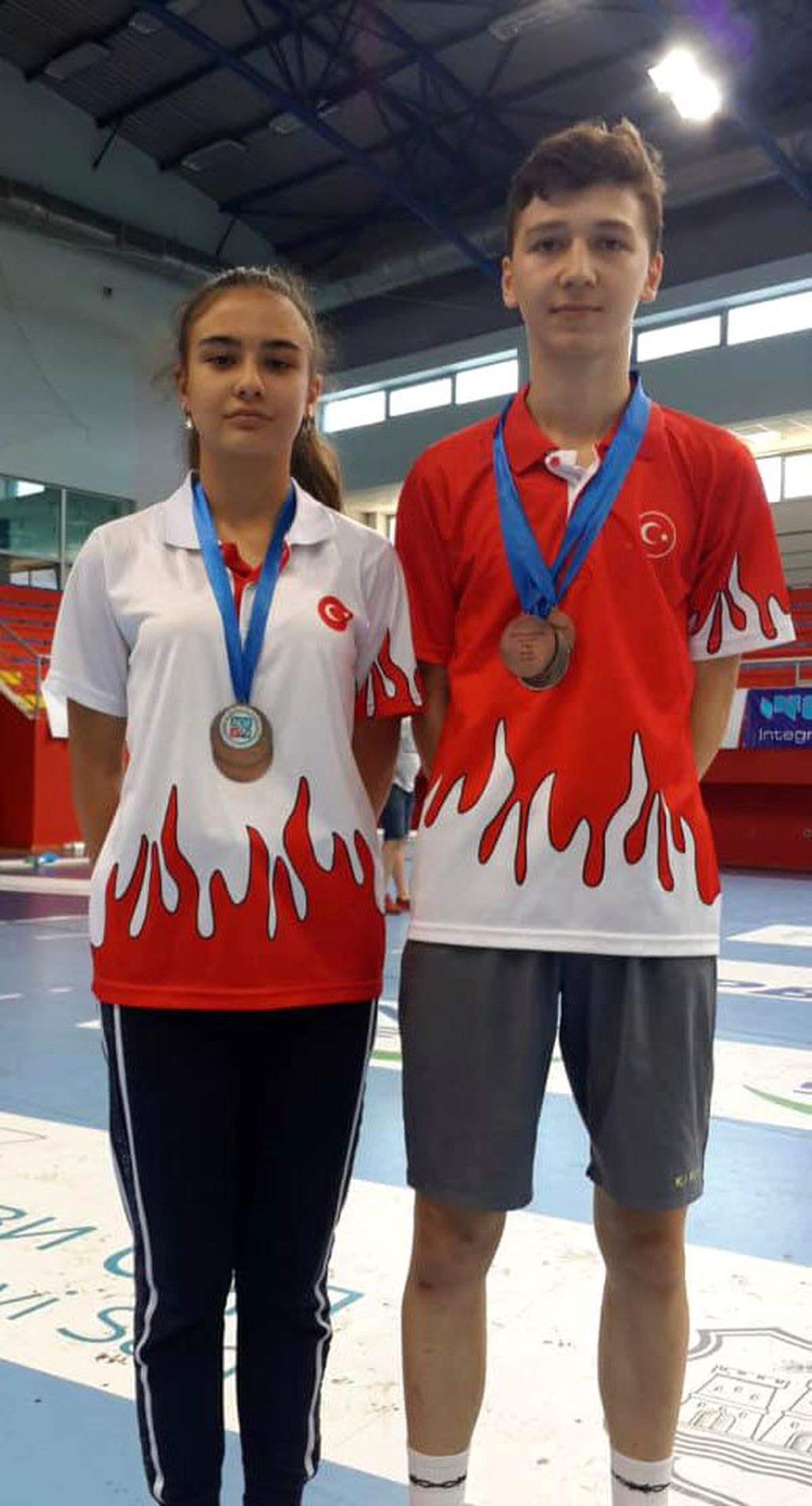 Osmangazili Badmintoncudan çifte başarı