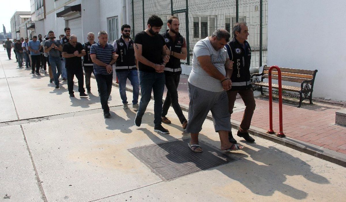 Pitbullu şebeke işitme engelli emekliyi de dolandırmış