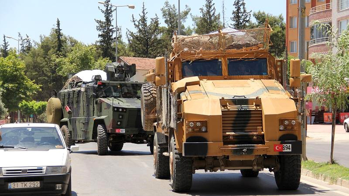 Suriye Haber Ajansı: Türk ordusuna ait mühimmat dolu konvoy Suriye\'nin kuzeybatısına girdi