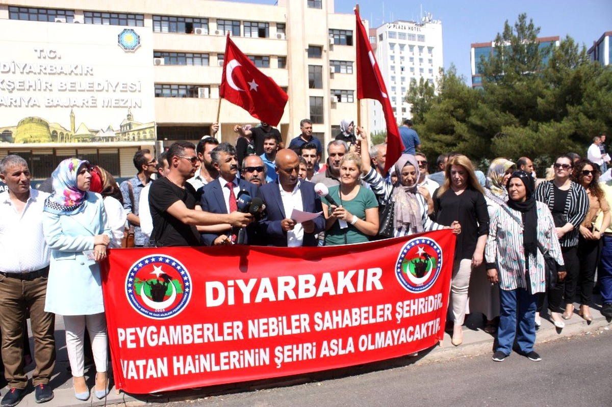 Şehit ve gazi ailelerinden kayyum atamasına destek
