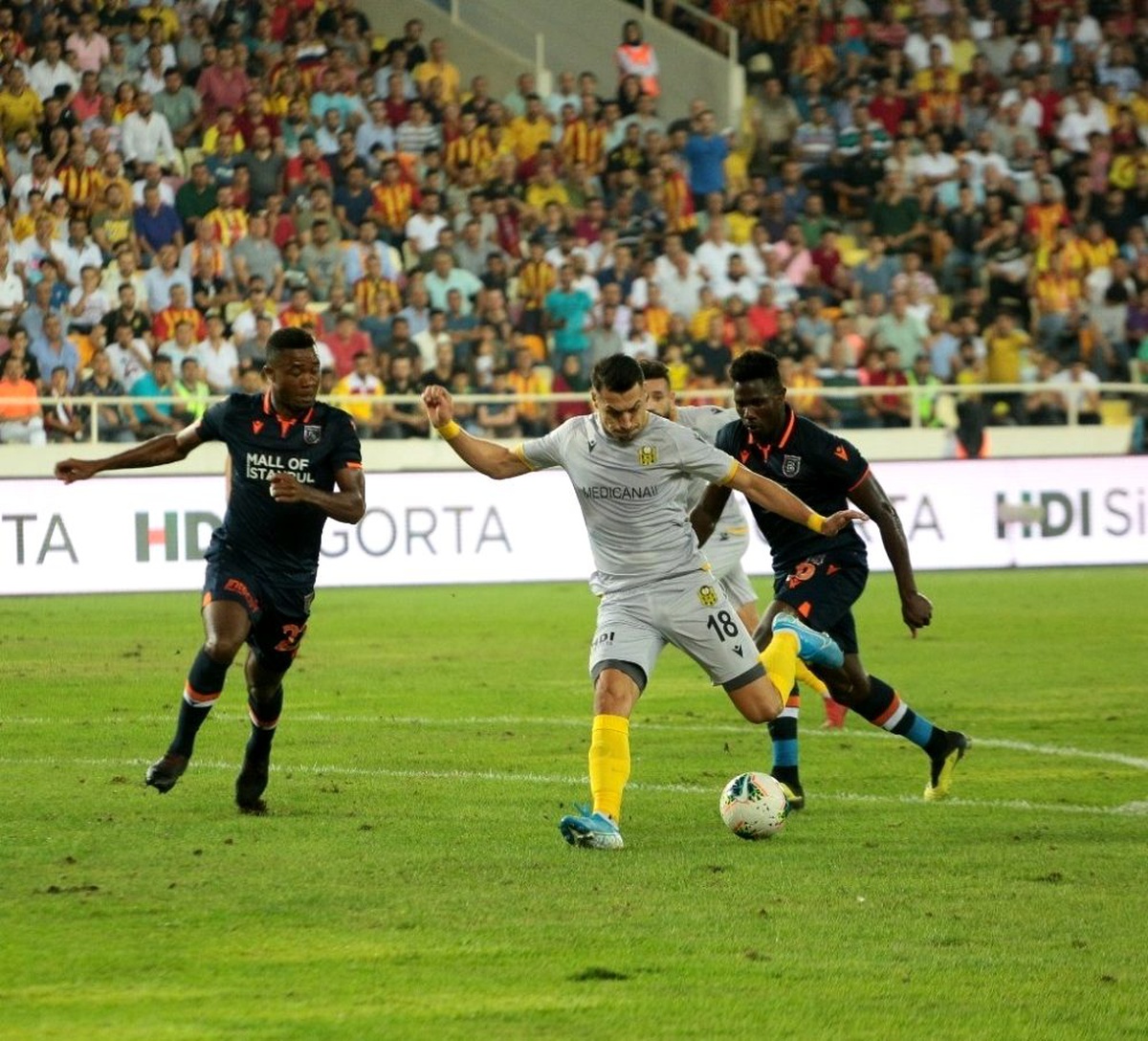 Süper Lig: Yeni Malatyaspor: 3 - Medipol Başakşehir: 0 (Maç sonucu)