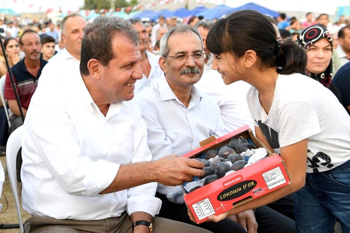 Tarsus\'ta İncir Şenliği coşkusu