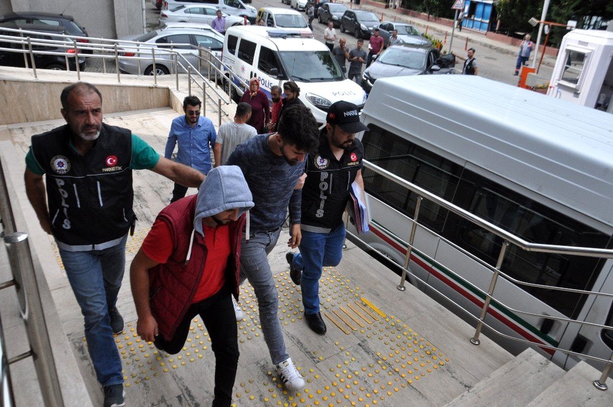 Zonguldak\'ta uyuşturucu operasyonunda 3 kişi gözaltına alındı