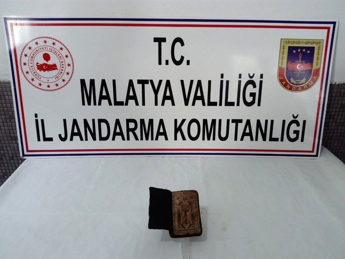 5 bin yıllık İbranice el yazması kitap ele geçirildi