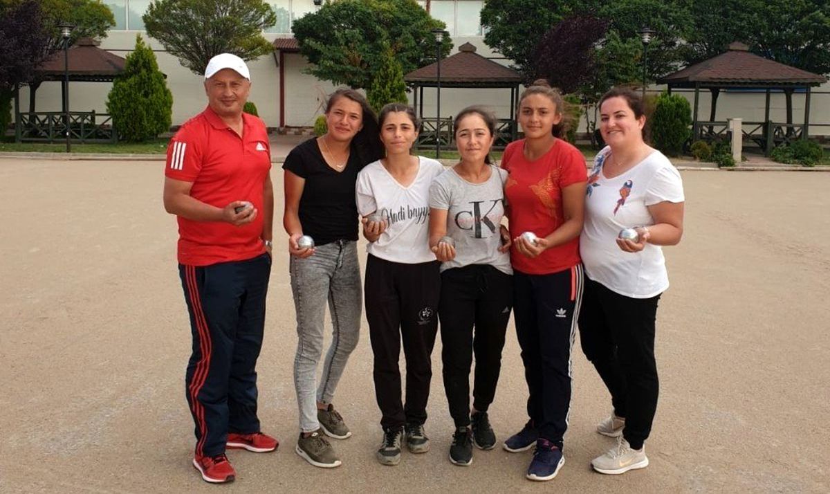 Alaçamlı sporcular milli takımda