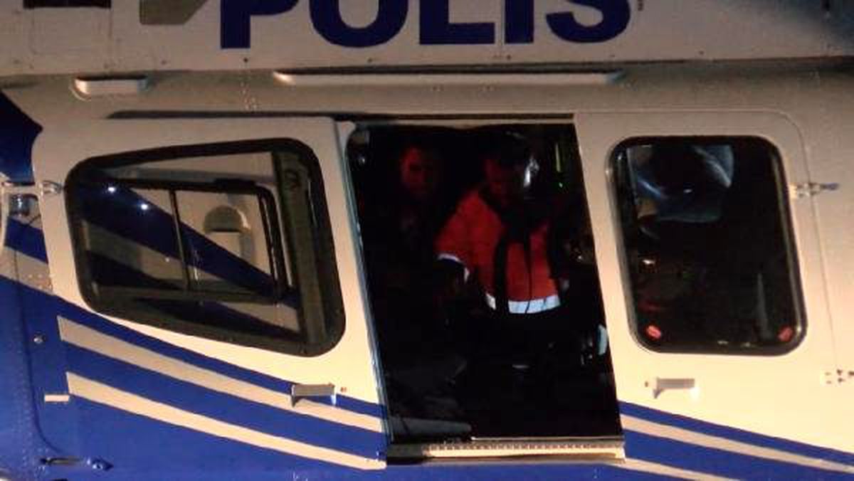 Bakan Pakdemirli, İzmir\'deki orman yangını bölgesini havadan inceledi (8)