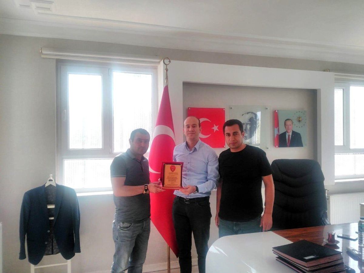 BAŞGAD\'dan Beşiri İlçe Kaymakamına plaket